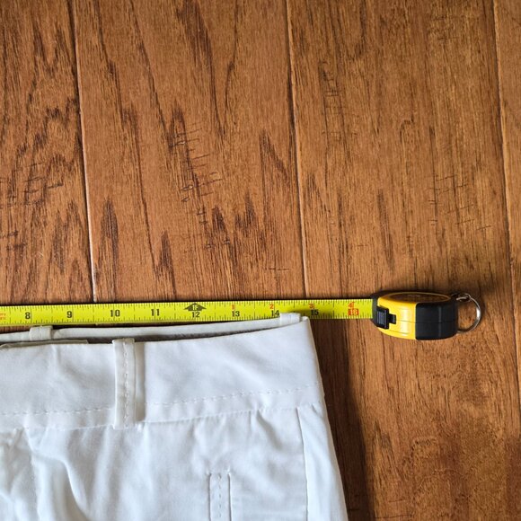 Banana Republic Women's Size  2  Martin Fit White Shorts - Picture 4 of 9